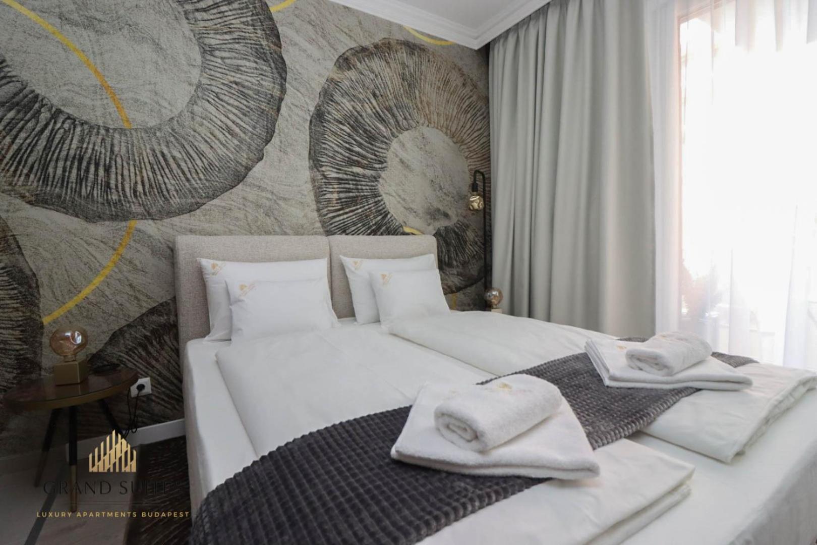 Grand Promenade Apartment