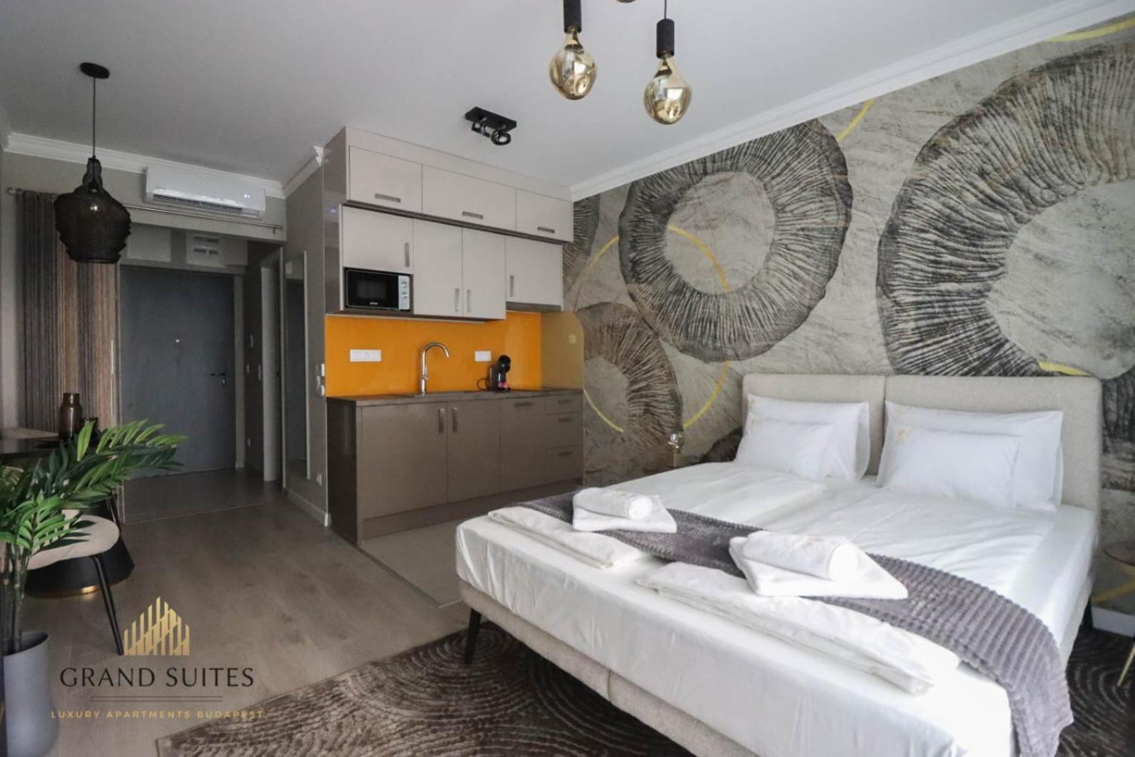 Grand Promenade Apartment