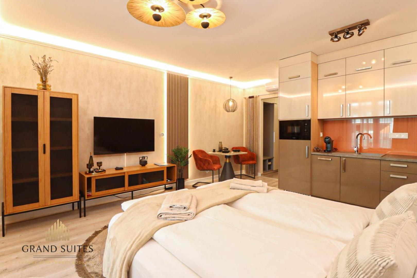 Grand Promenade Apartment