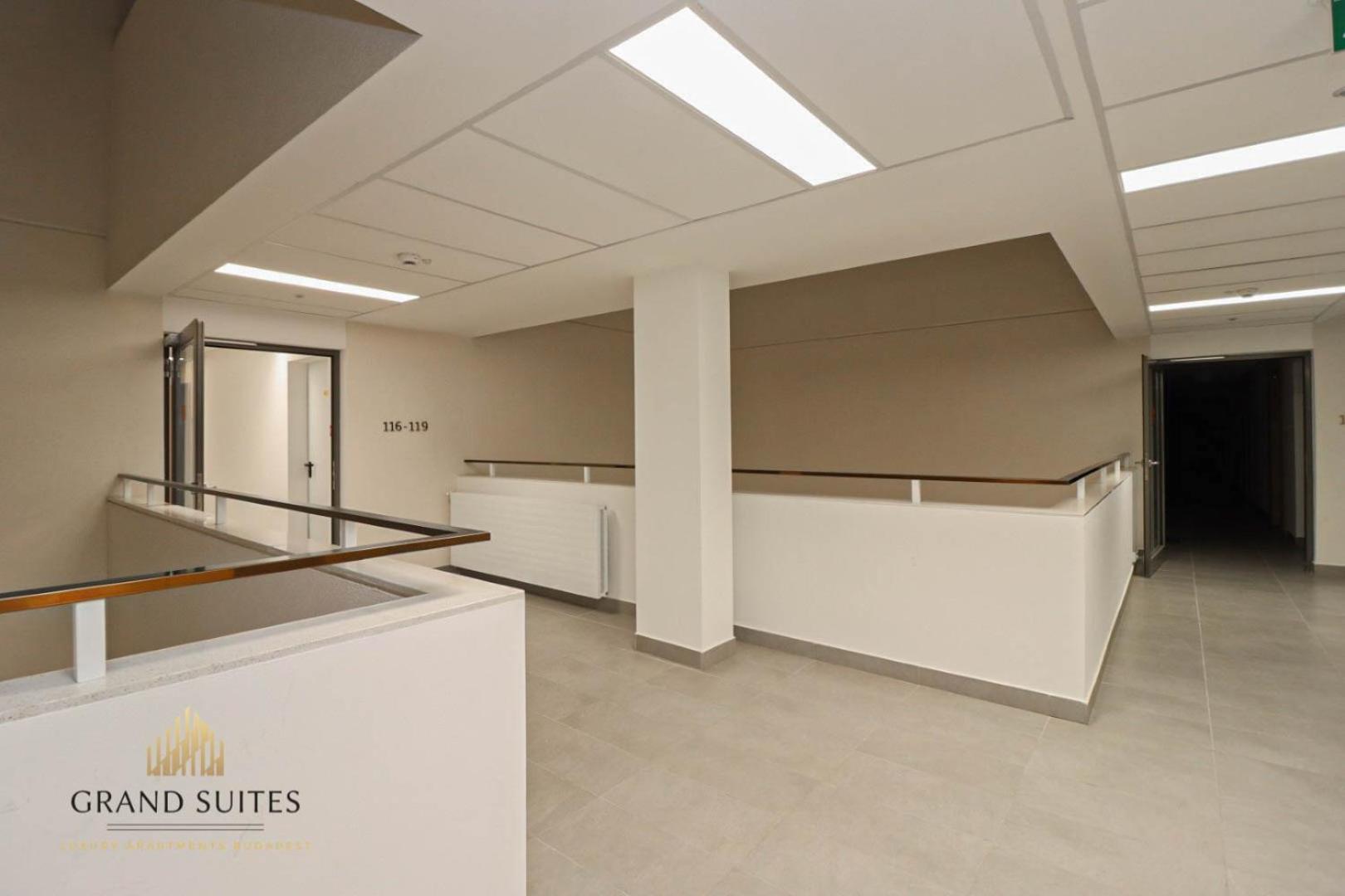 Grand Promenade Apartment *