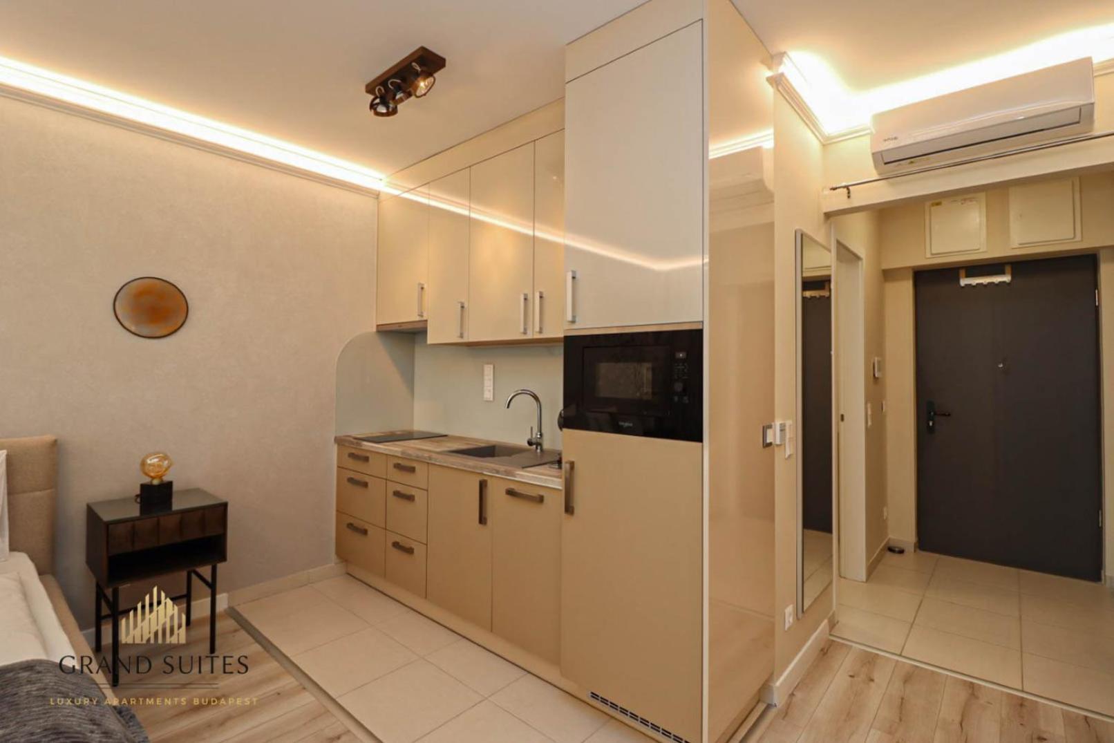 Grand Promenade Apartment